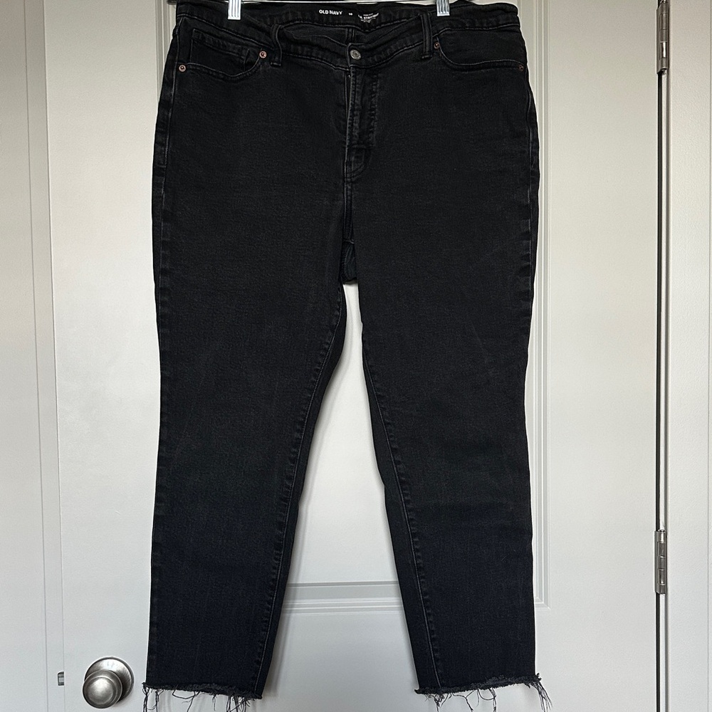 Old Navy Women's Cropped Black Jeans